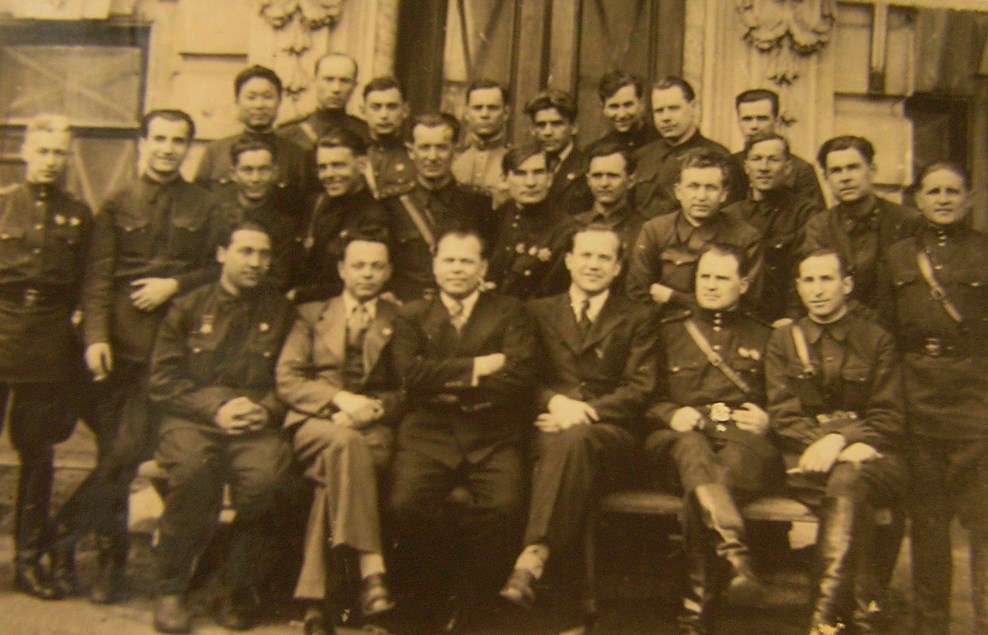 Экспонат #42. Совещание начальников фронтовых киногрупп в Кинокомитете. Москва, 15-16 апреля 1943 года
